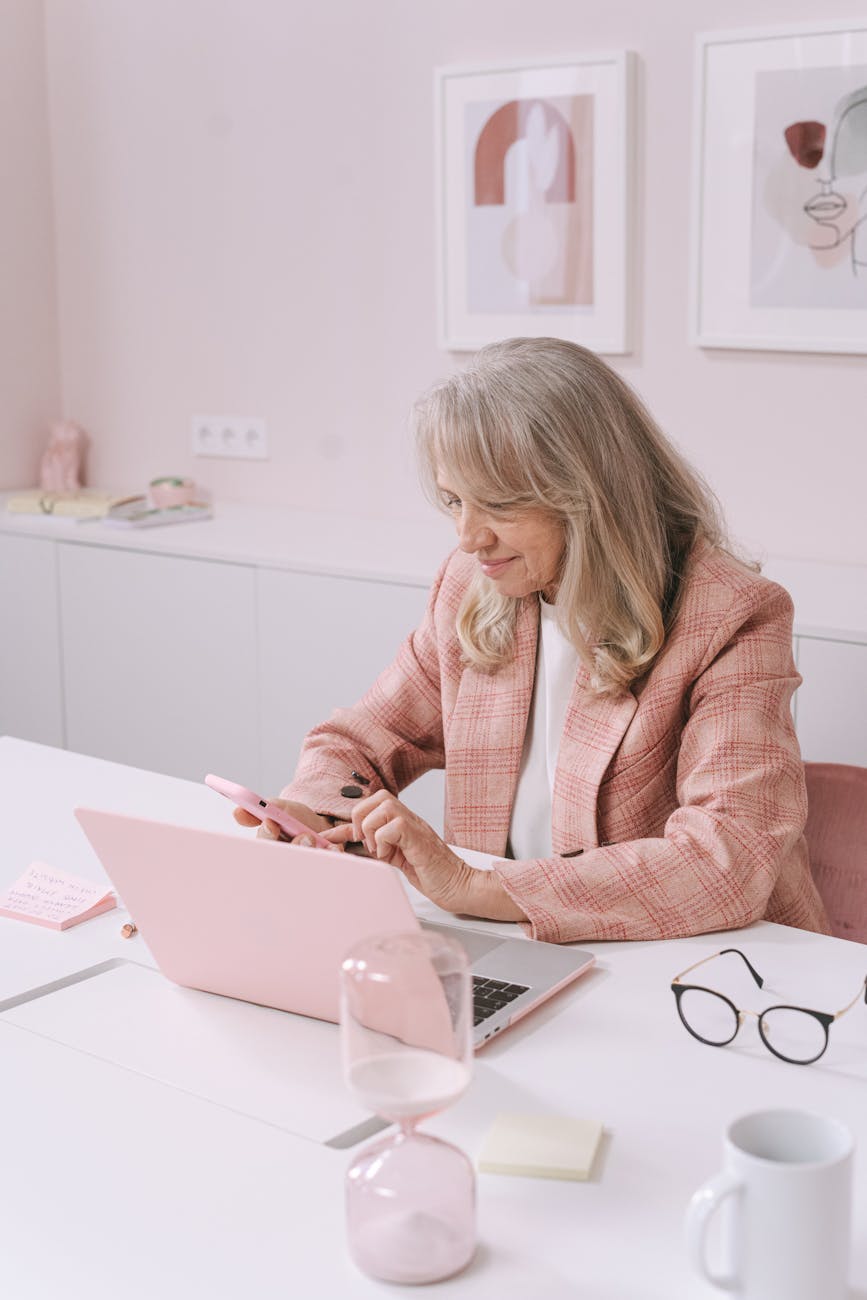 A Cogent Analytics client business owner